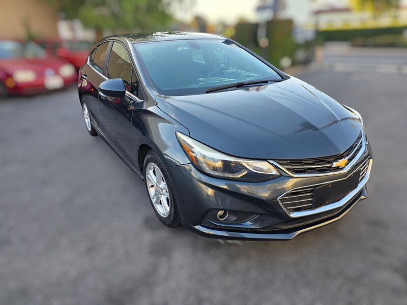 Used 2018 Chevrolet Cruze LT w/ RS Package FWD image 4
