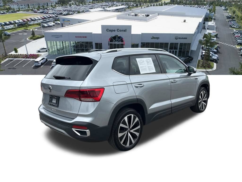 Used 2024 Volkswagen Taos SE FWD image 4