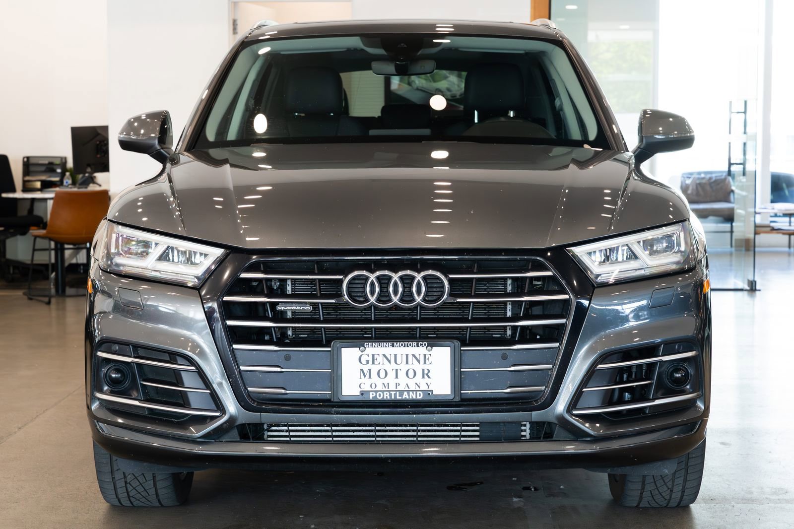 Used 2020 Audi Q5 e Premium Plus w/ Premium Plus Package AWD/4WD image 2