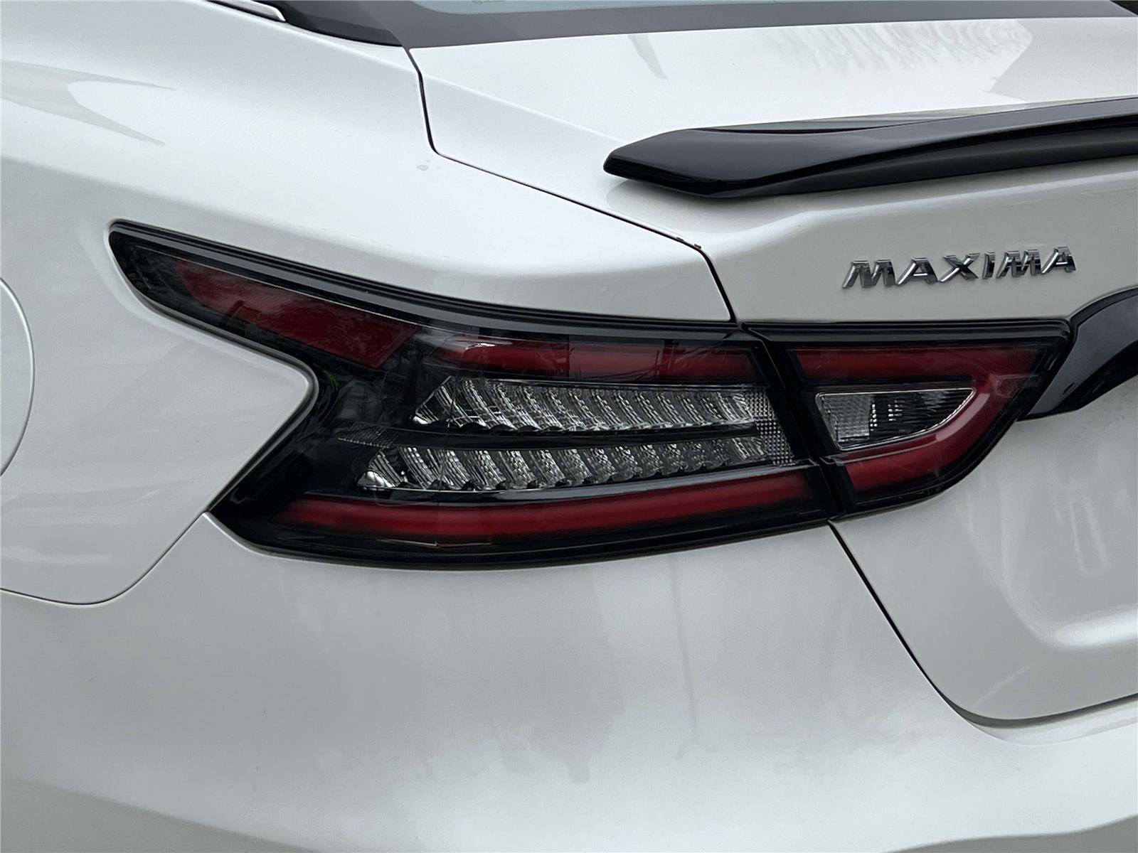 Used 2023 Nissan Maxima SR w/ Sport Mat Group image 15