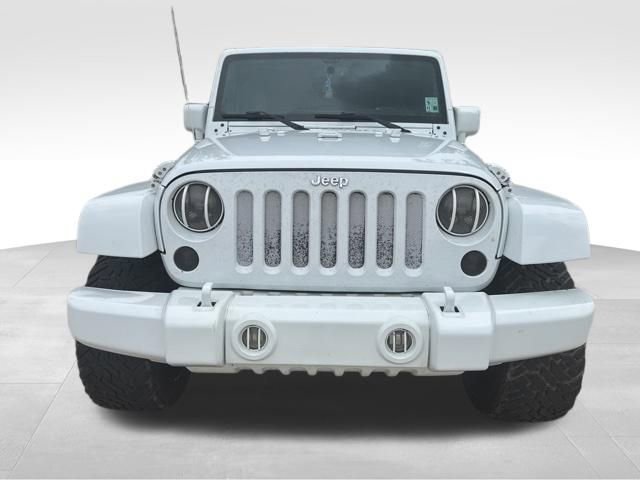 Used 2015 Jeep Wrangler Unlimited Sahara w/ Max Tow Package AWD/4WD image 3