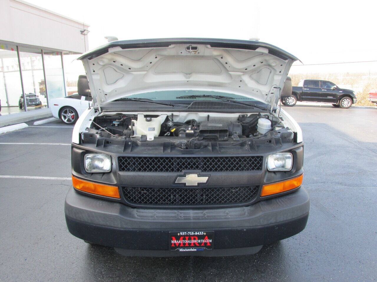 Used 2014 Chevrolet Express 3500 RWD image 32