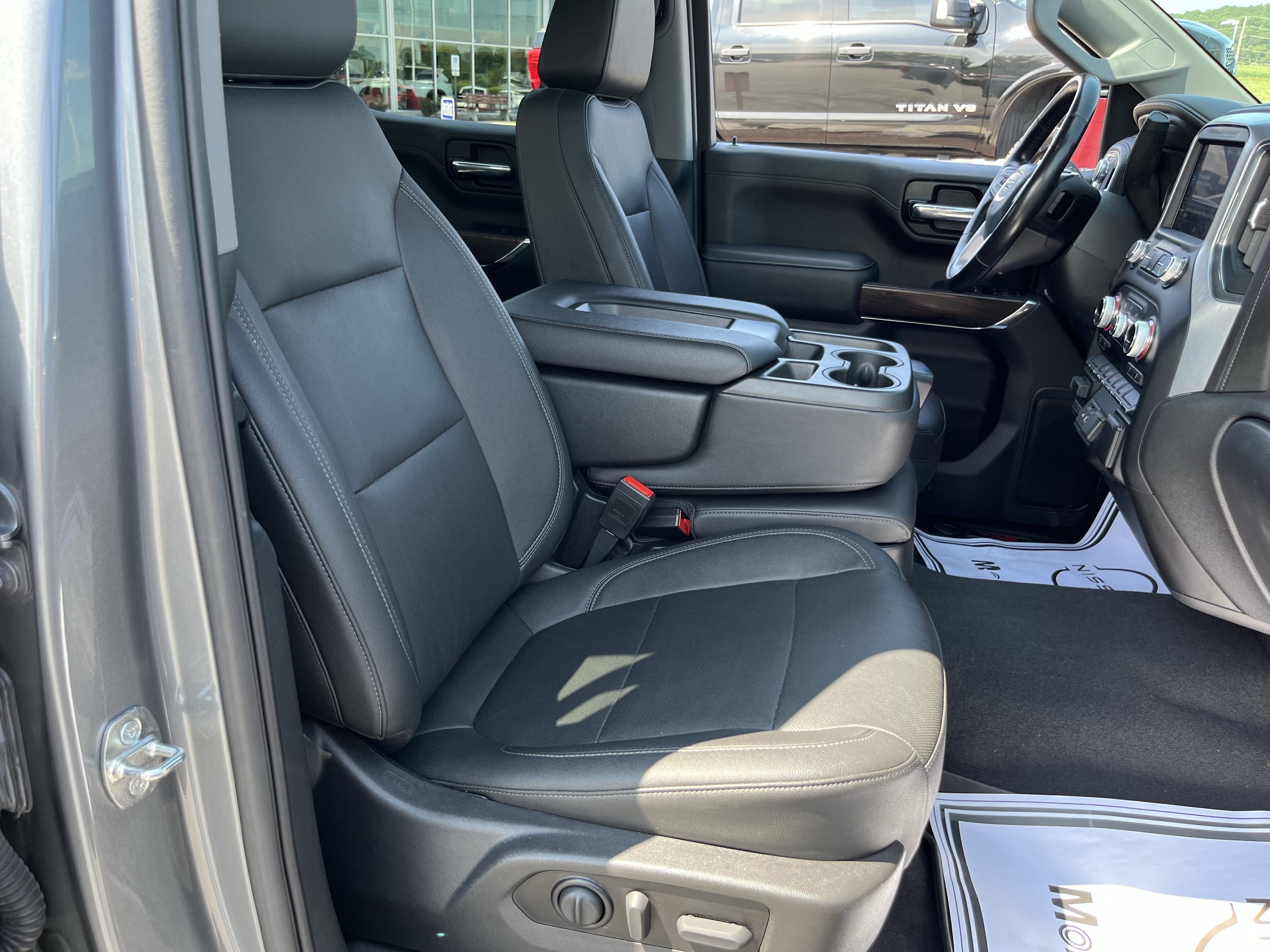 Used 2021 GMC Sierra 1500 SLT AWD/4WD image 3