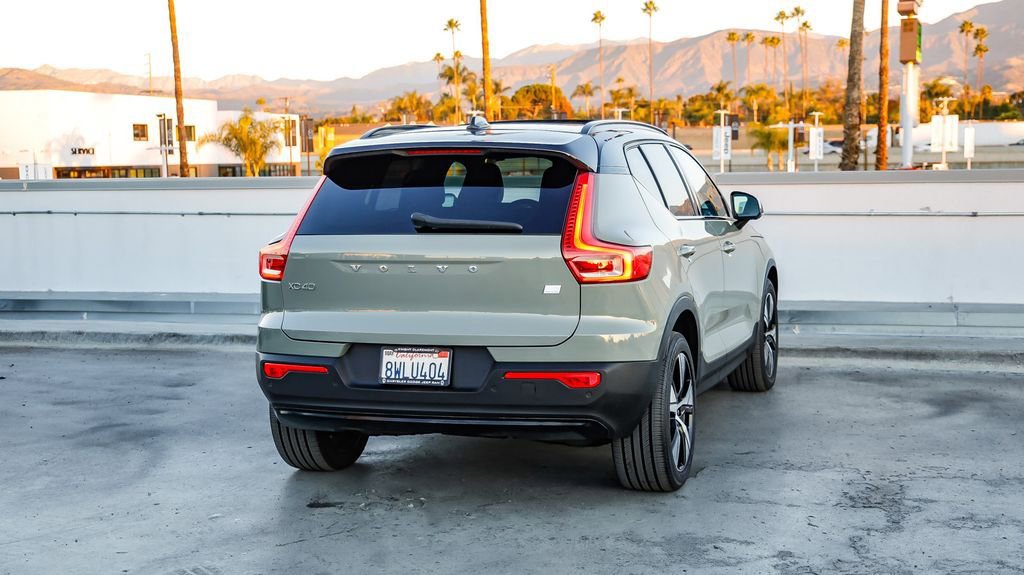 Used 2021 Volvo XC40 P8 Recharge image 9