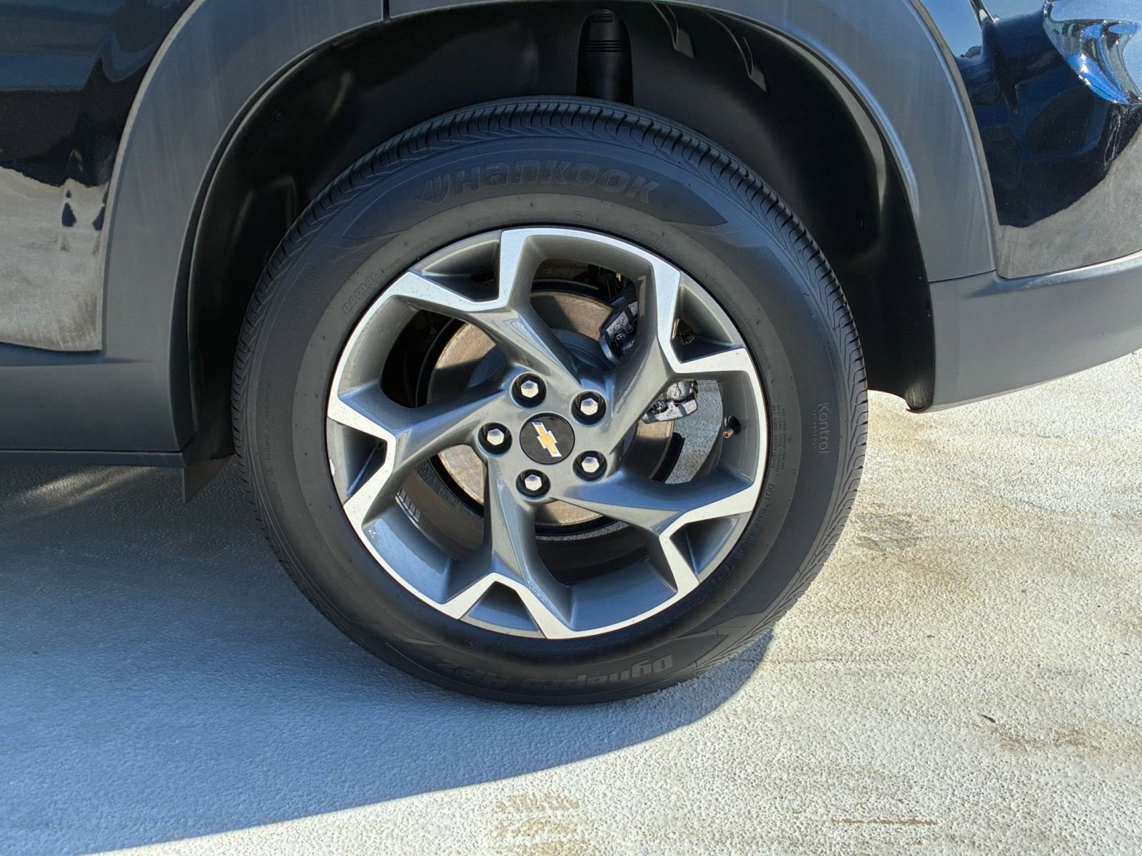 Used 2025 Chevrolet Trax LT image 29