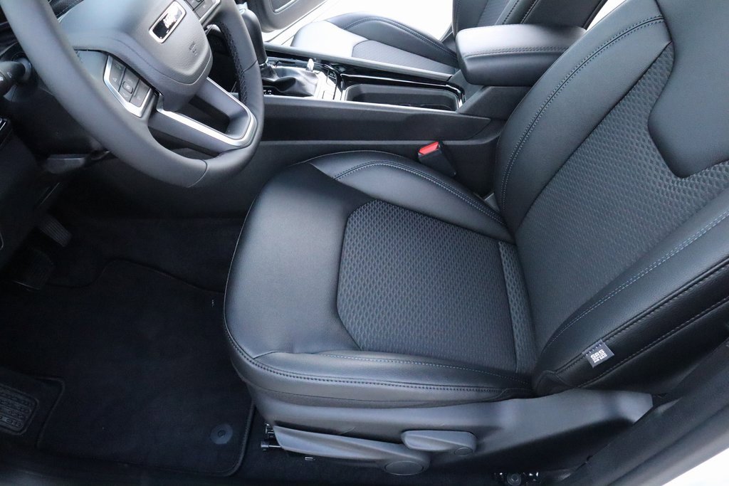 New 2026 Jeep Compass Latitude image 11