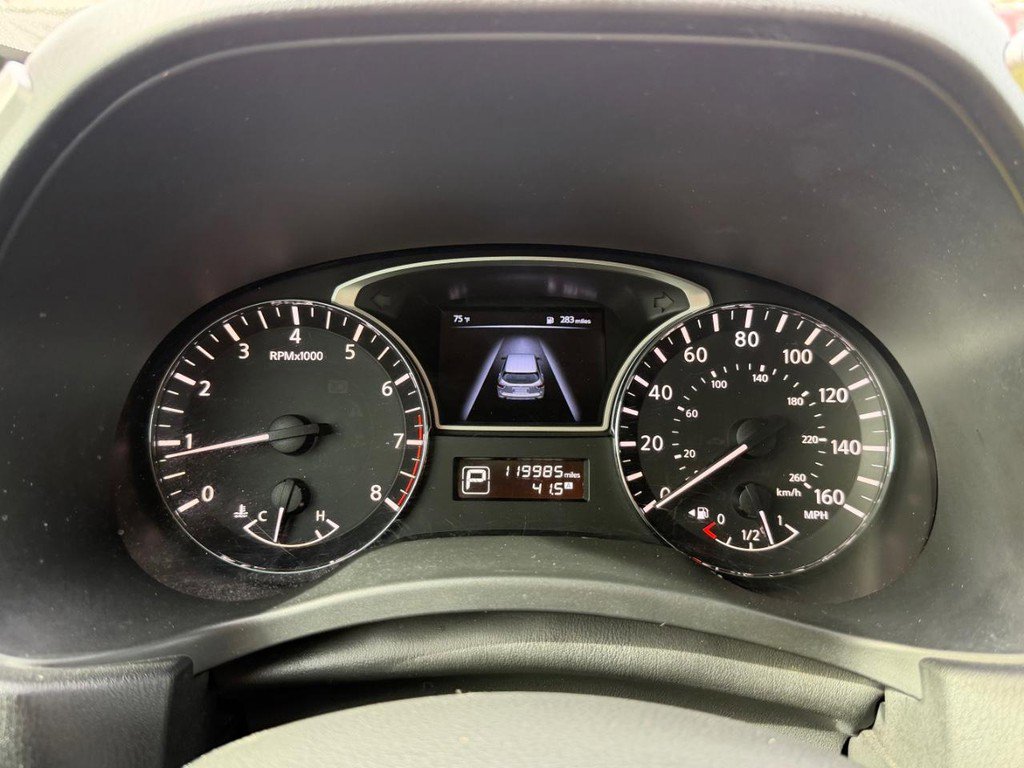 Used 2015 Nissan Pathfinder SV image 39