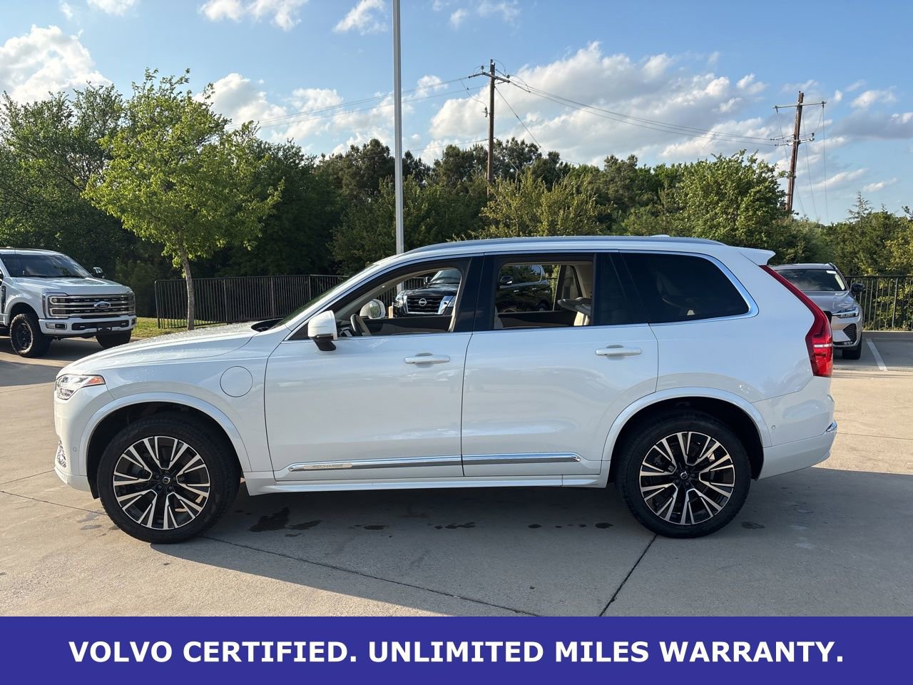 Certified 2024 Volvo XC90 T8 Plus w/ Protection Package Premier image 8