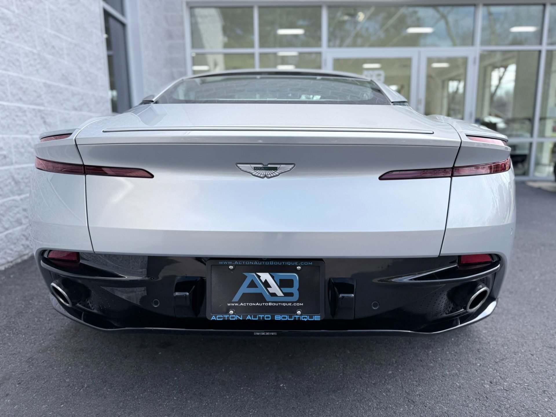Used 2017 Aston Martin DB11 V12 image 26
