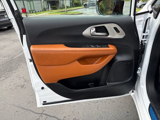 New 2026 Chrysler Pacifica Pinnacle AWD/4WD image 15
