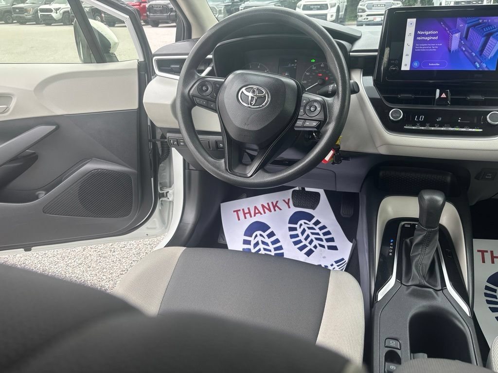 Used 2023 Toyota Corolla LE FWD image 38