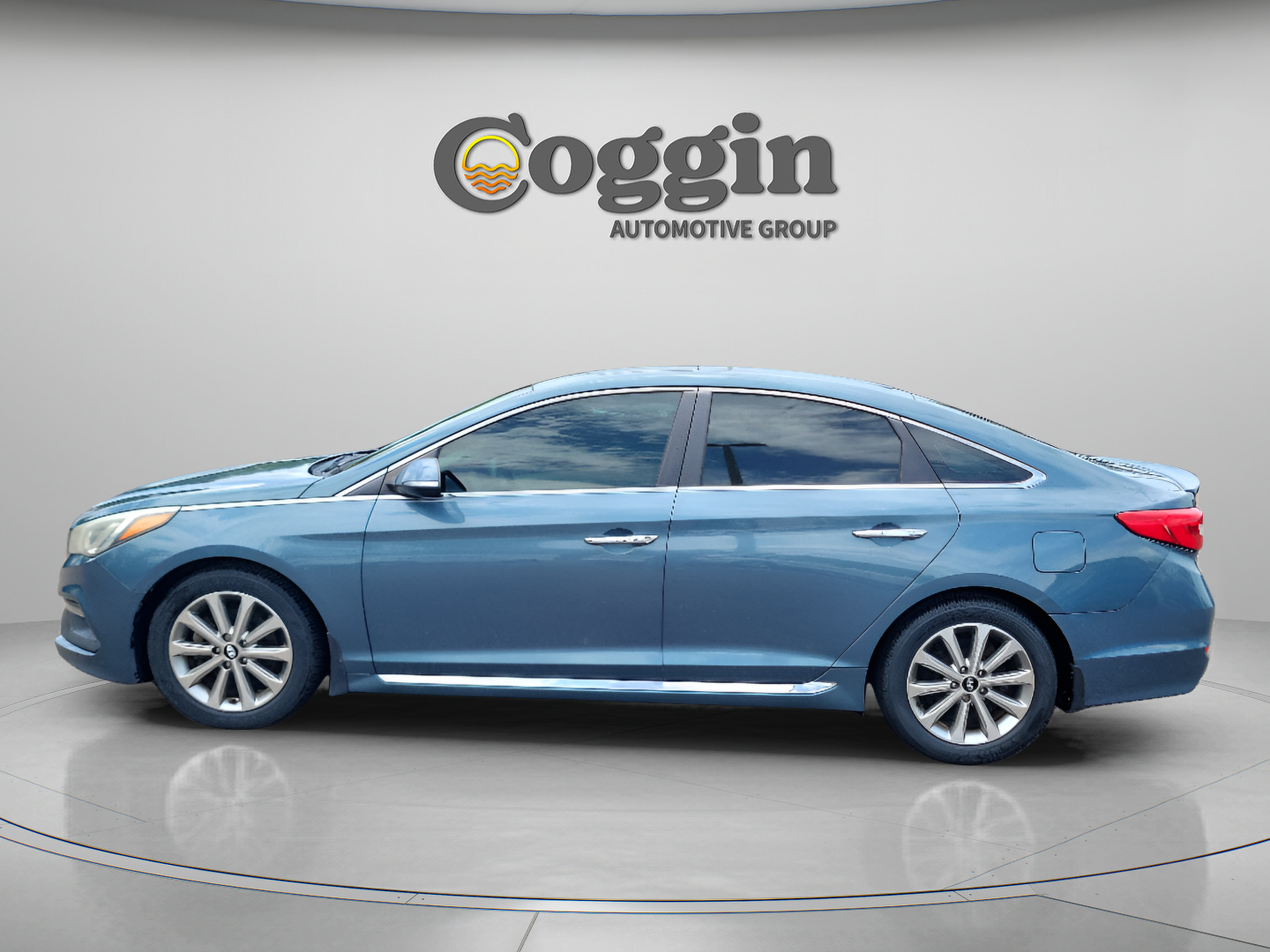 Used 2017 Hyundai Sonata Limited w/ Tech Package 03 FWD image 2