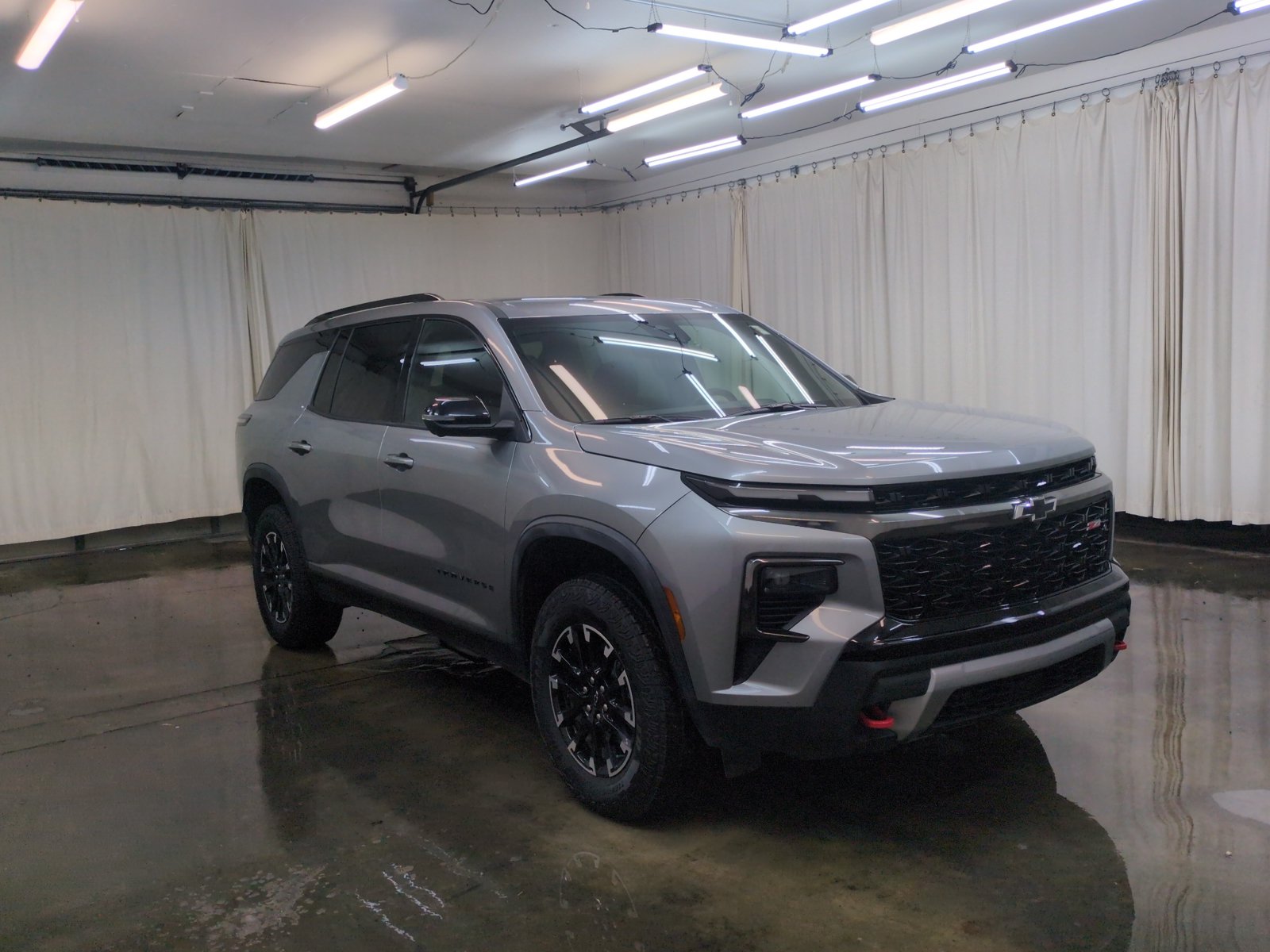 Used 2026 Chevrolet Traverse Z71 AWD/4WD image 3