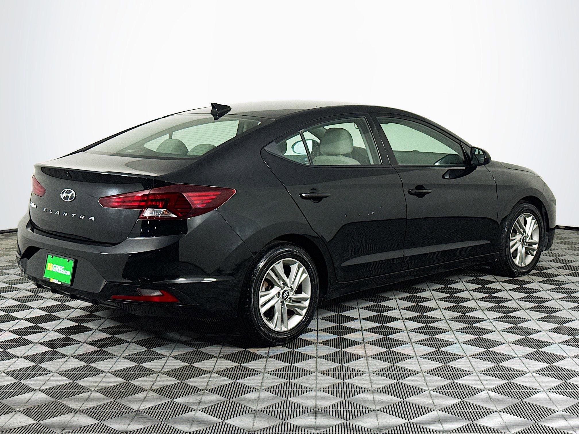 Used 2019 Hyundai Elantra SEL image 10