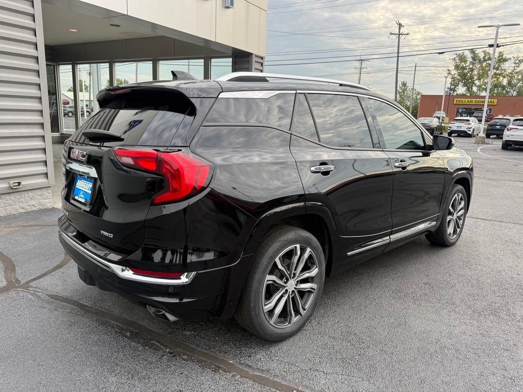 Used 2020 GMC Terrain Denali w/ Denali Premium Package AWD/4WD image 5