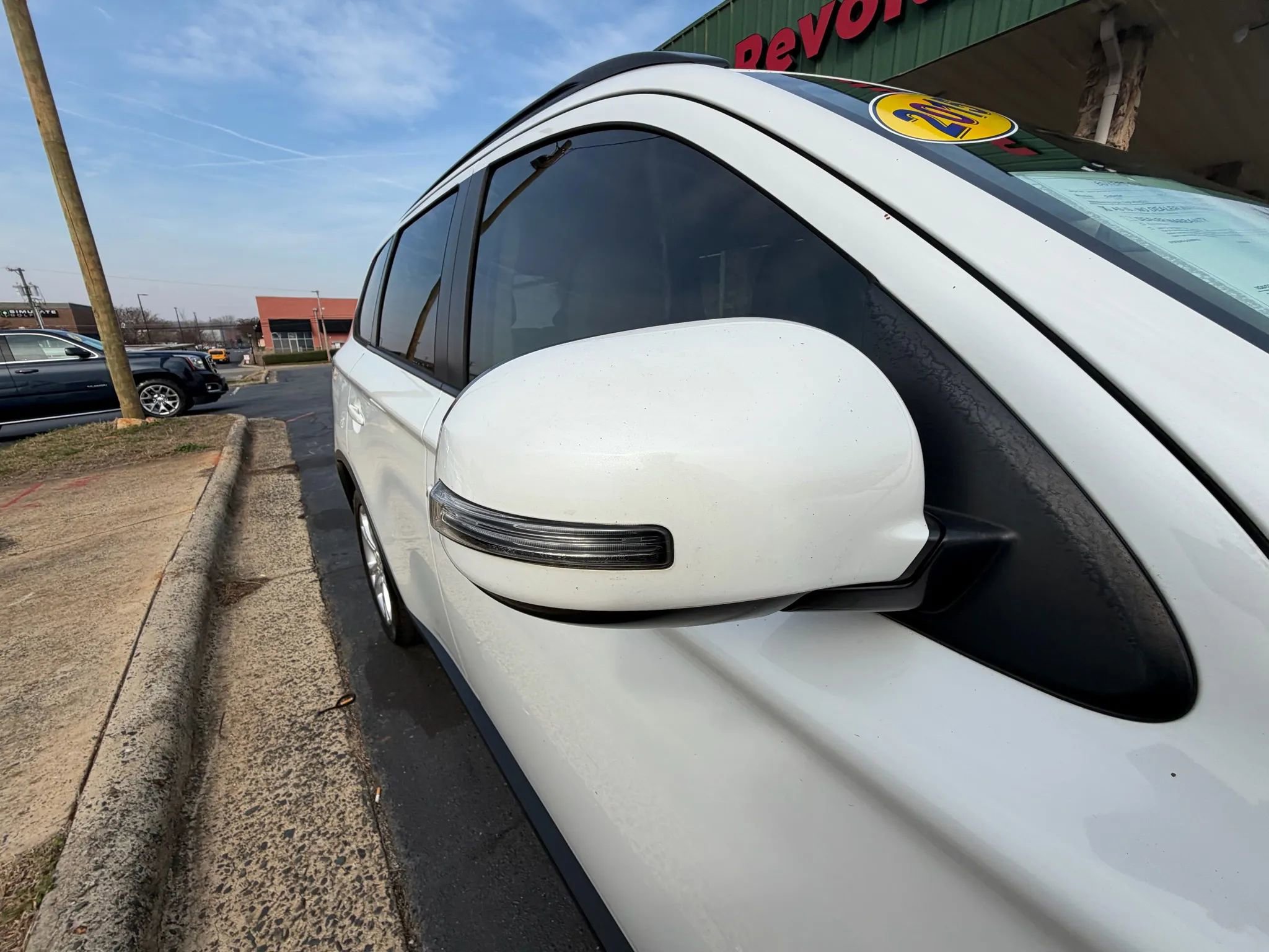 Used 2015 Mitsubishi Outlander SE image 10