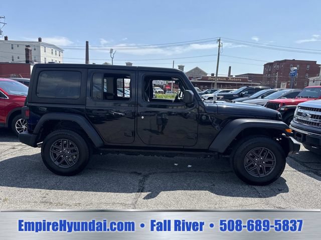 Used 2024 Jeep Wrangler Unlimited Sport AWD/4WD image 3