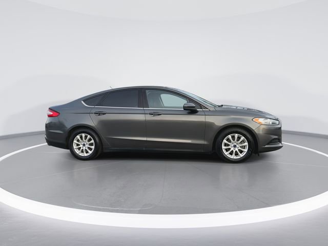 Used 2016 Ford Fusion S image 9