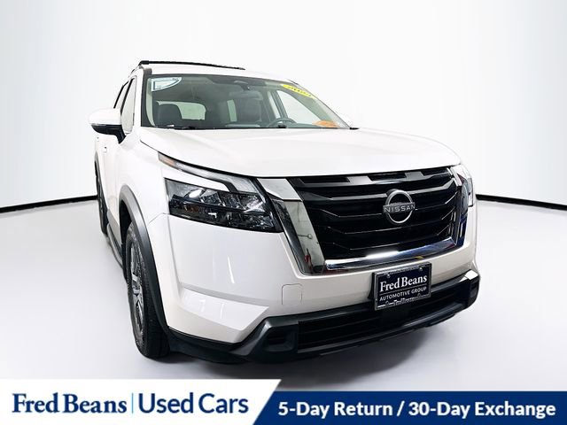 Used 2024 Nissan Pathfinder SV
