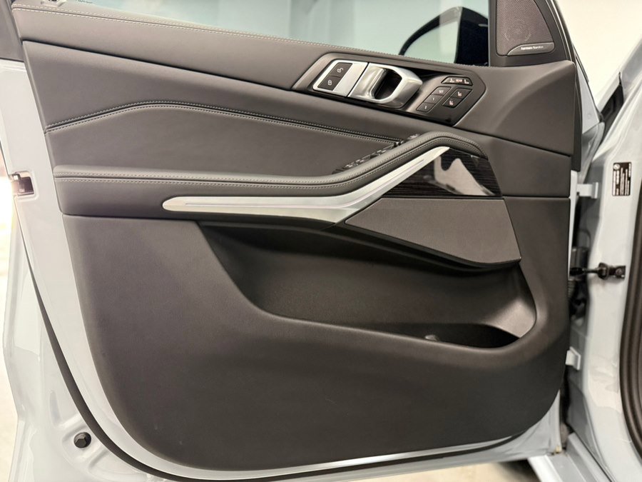 Used 2026 BMW X7 xDrive40i w/ Executive Package image 28