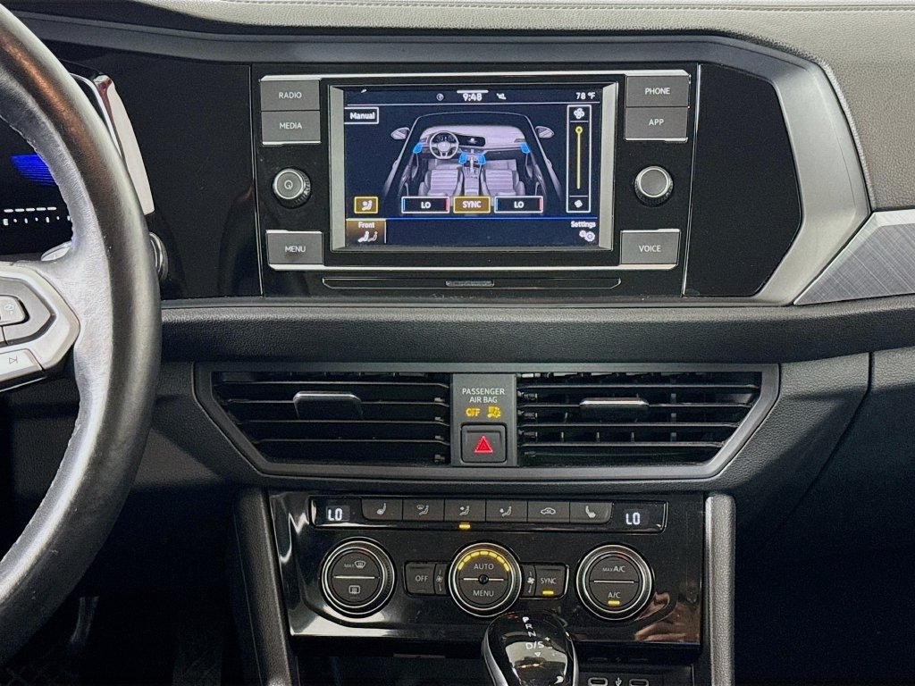 Used 2024 Volkswagen Jetta SE FWD image 15