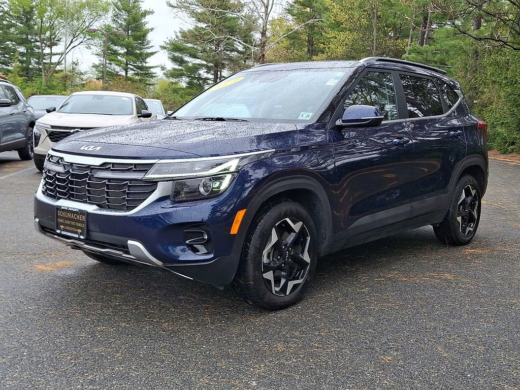 Used 2024 Kia Seltos EX AWD/4WD image 3