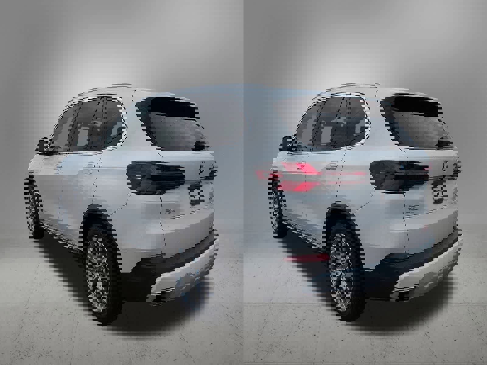 Used 2024 BMW X5 xDrive40i w/ Premium Package image 4