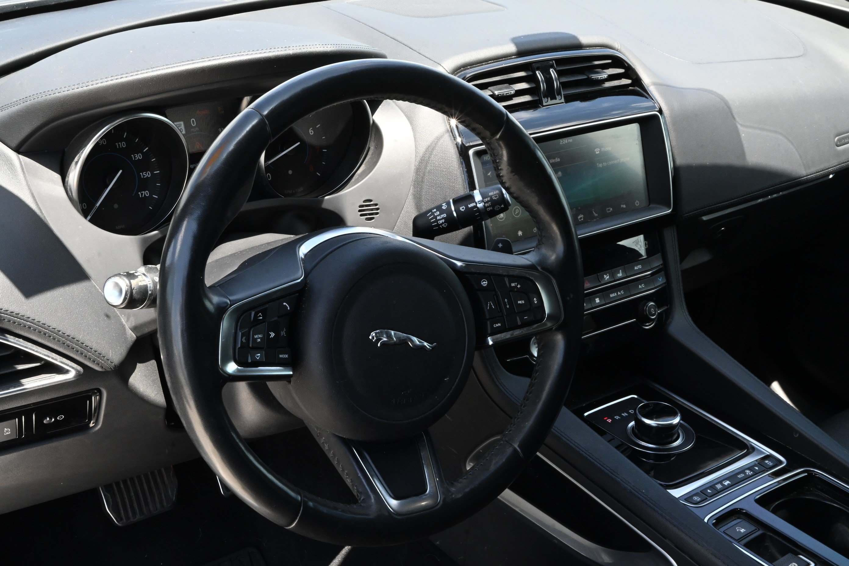 Used 2019 Jaguar F-PACE Prestige AWD/4WD image 13