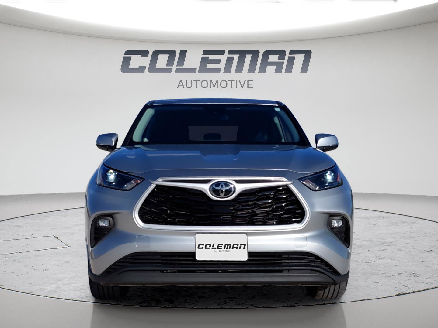 Used 2024 Toyota Highlander LE image 8