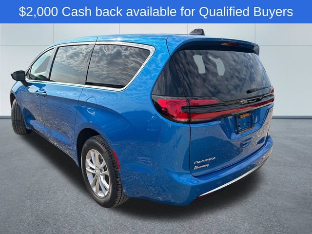 New 2027 Chrysler Pacifica Select AWD/4WD image 2