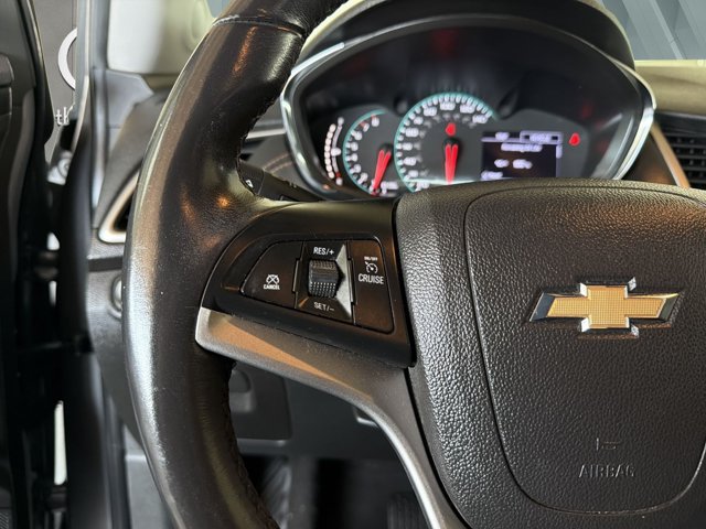Used 2020 Chevrolet Trax LT w/ LT Convenience Package AWD/4WD image 15