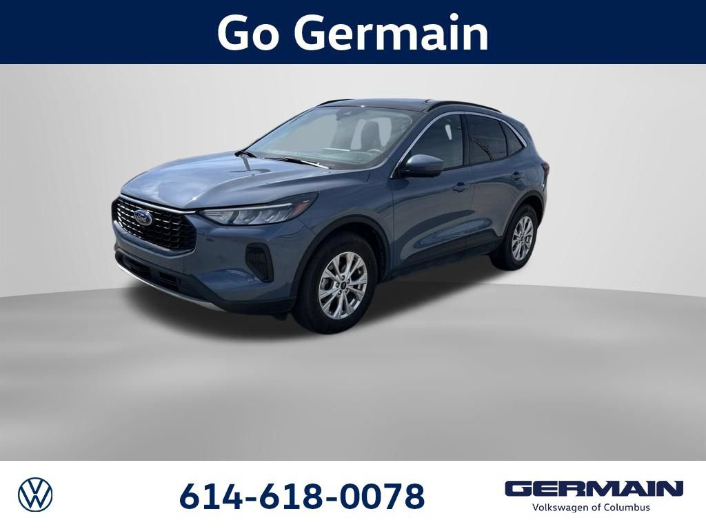 Used 2023 Ford Escape Active w/ Tech Pack #2 AWD/4WD image 1