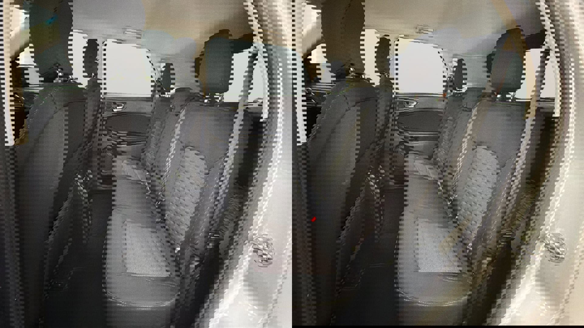 Used 2016 Ford Edge SE image 33