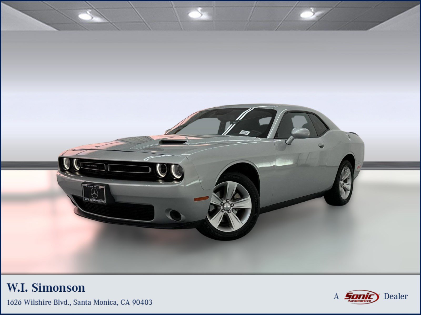 Used 2023 Dodge Challenger SXT RWD image 1