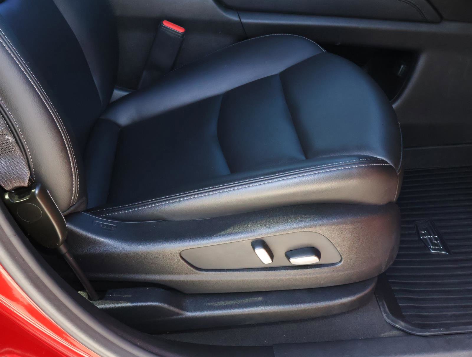 Certified 2024 Cadillac XT6 Luxury w/ LPO, Floor Liner Package FWD image 23