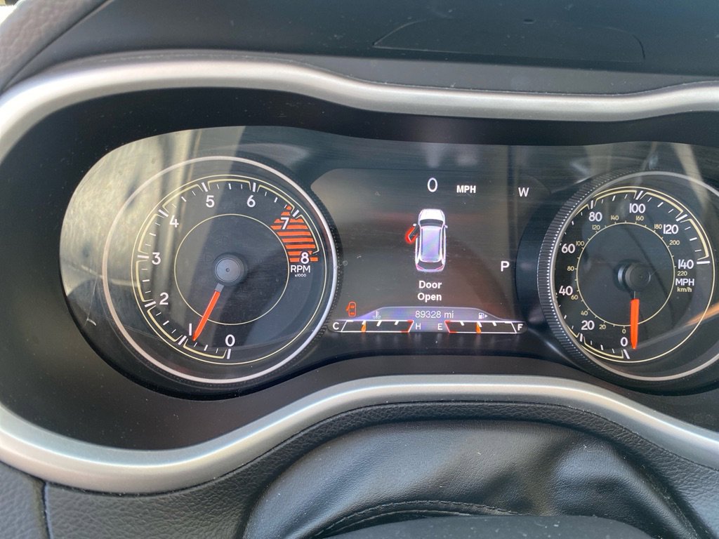 Used 2018 Jeep Cherokee Trailhawk w/ Comfort/Convenience Group image 13