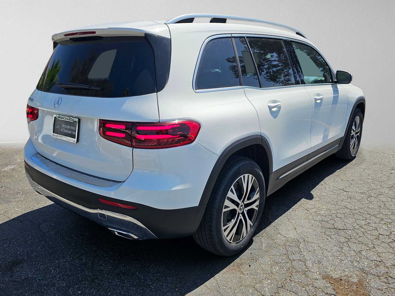 New 2026 Mercedes-Benz GLB 250 image 3