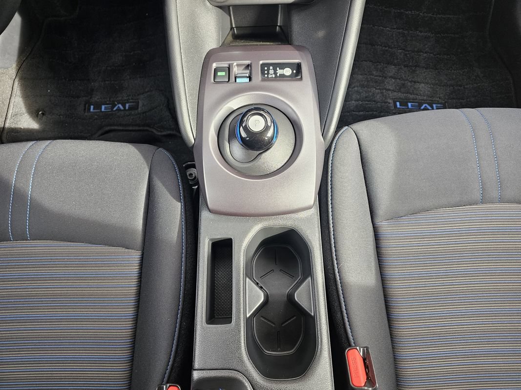 Used 2025 Nissan Leaf S FWD image 18
