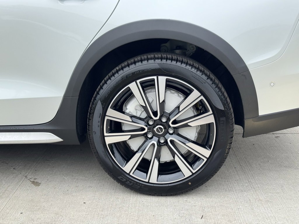 New 2026 Volvo V60 B5 Cross Country Ultra w/ Climate Package image 9