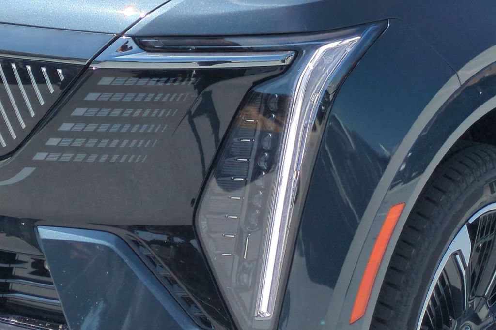 New 2026 Cadillac Escalade IQL Sport 2 w/ LPO, Premium Carpet Package AWD/4WD image 15