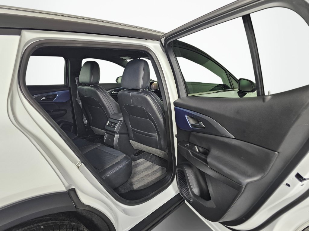 Used 2026 Chevrolet Equinox EV LT FWD image 35
