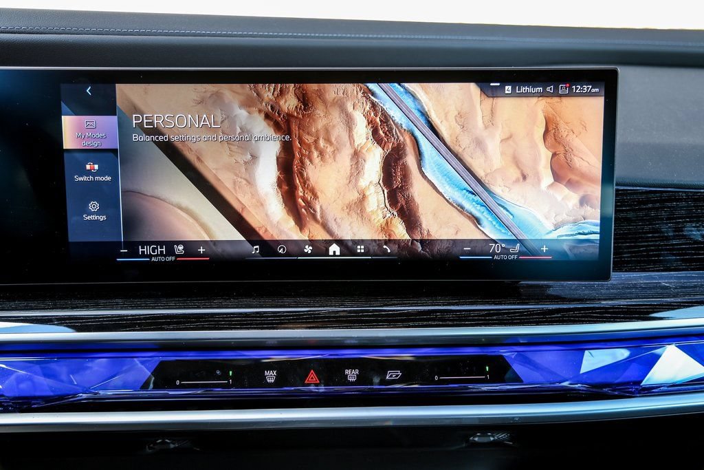 Used 2025 BMW 760i xDrive w/ Executive Package AWD/4WD image 14