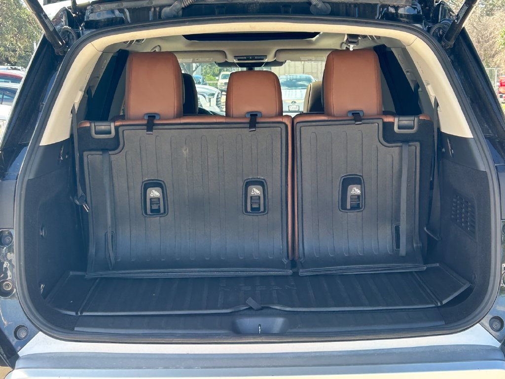 Used 2022 Nissan Pathfinder Platinum w/ Cargo Package FWD image 14