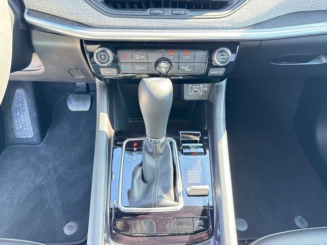 Used 2025 Jeep Compass Latitude image 30