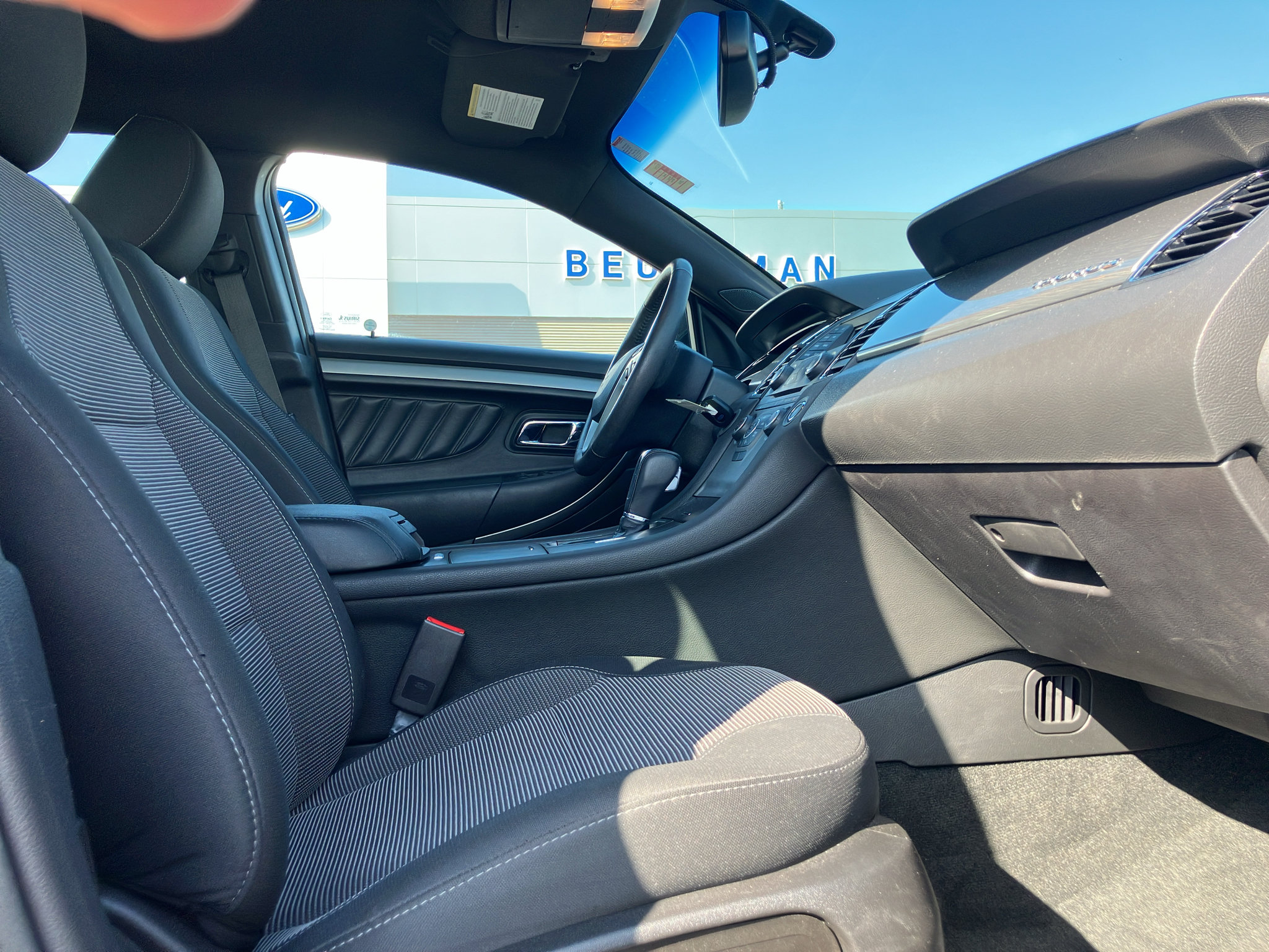 Used 2017 Ford Taurus SEL AWD/4WD image 32