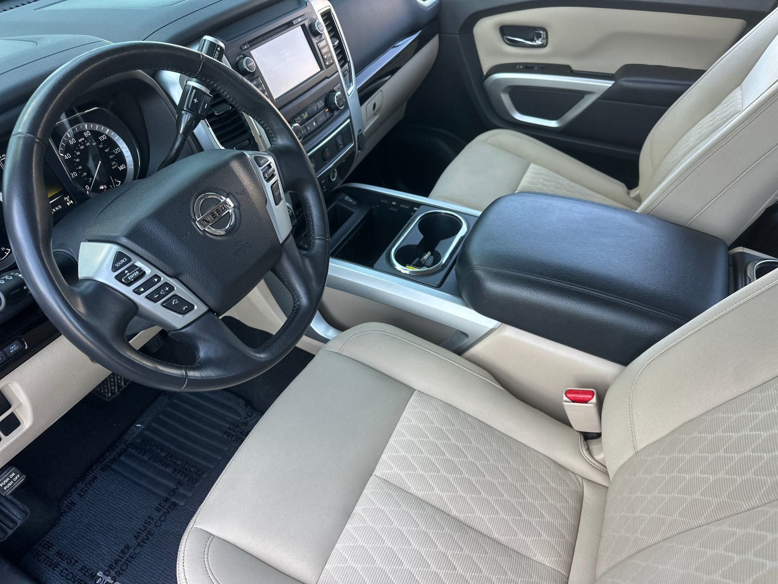 Used 2018 Nissan Titan SV w/ SV Convenience Package AWD/4WD image 10