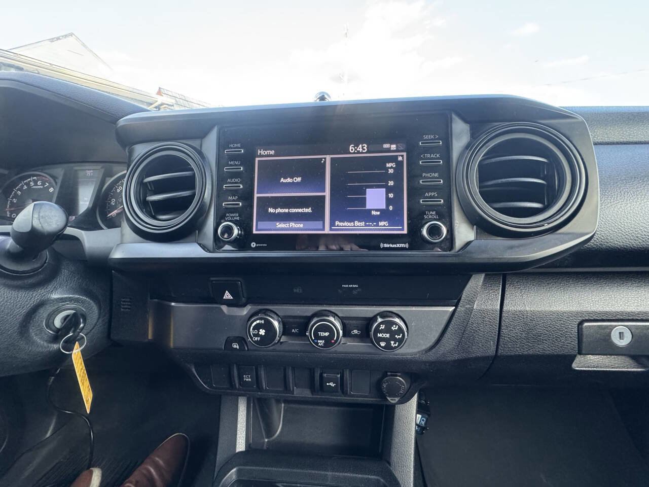Used 2020 Toyota Tacoma SR image 39