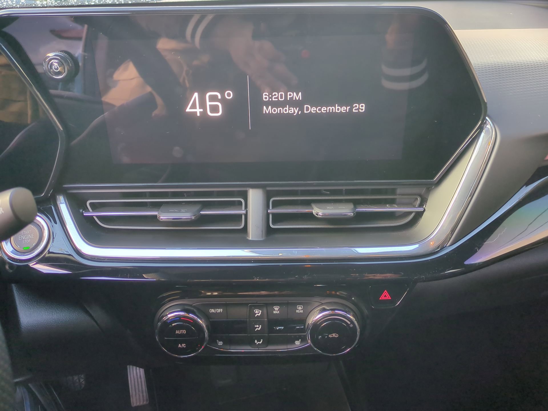 Certified 2025 Chevrolet Trax RS w/ Driver Confidence Package FWD image 11