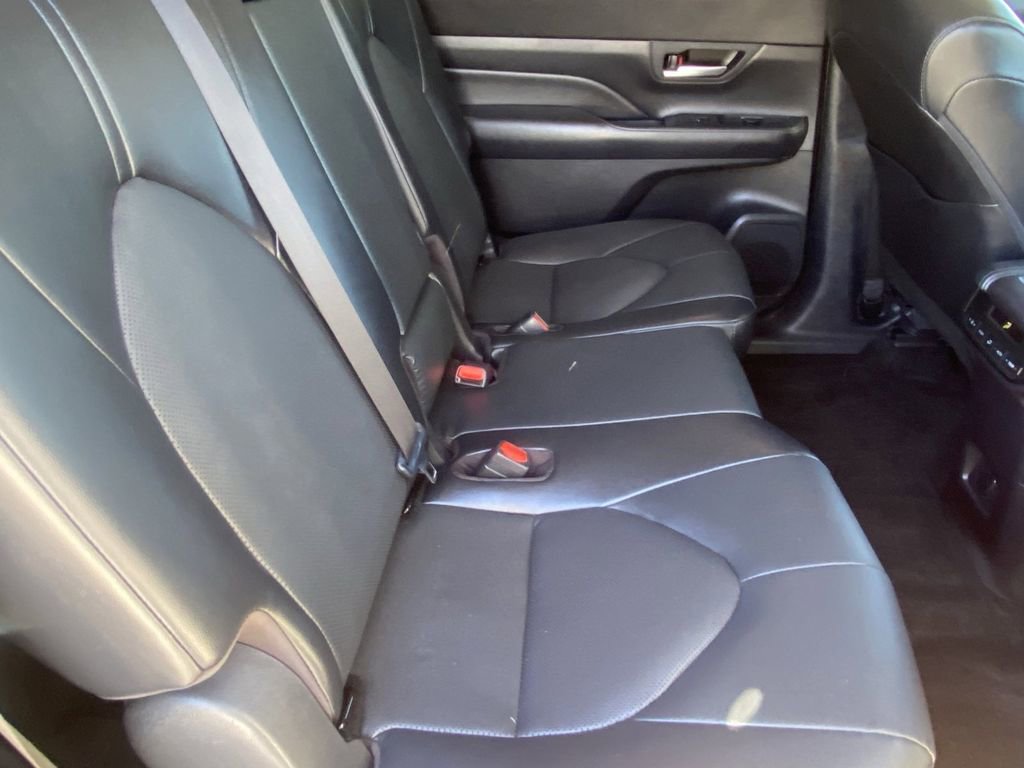 Certified 2024 Toyota Grand Highlander XLE image 18