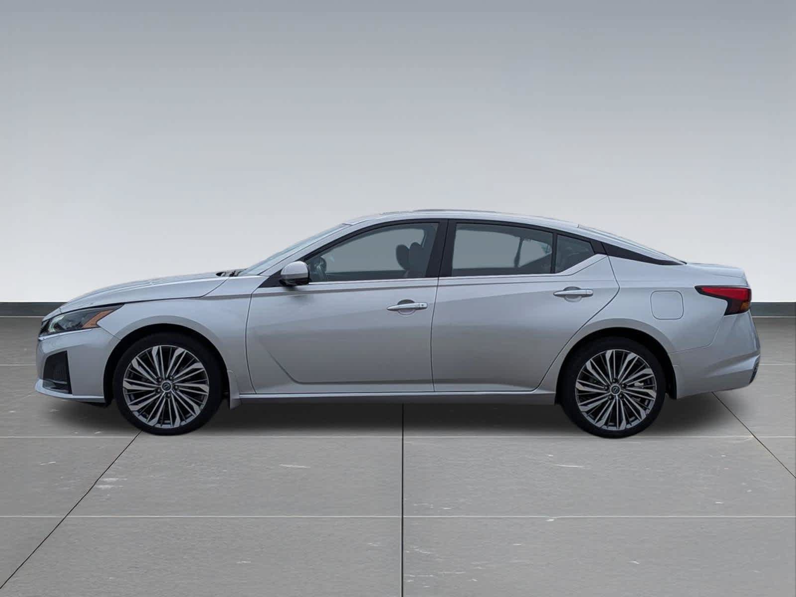 Used 2023 Nissan Altima 2.5 SL AWD/4WD image 3